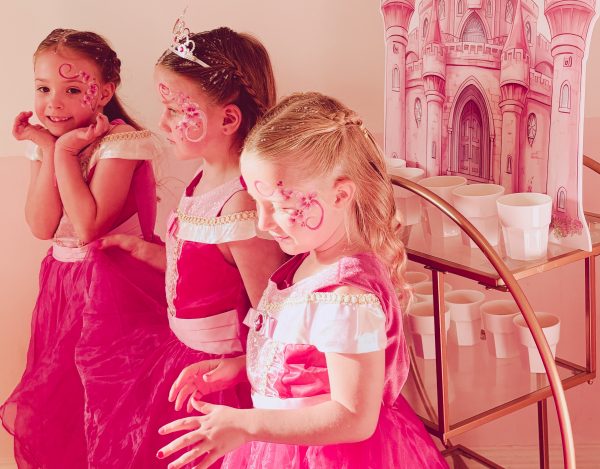 Table for 4 (2 Adults + 2 Children) - Enchanted Brunch with Aurora